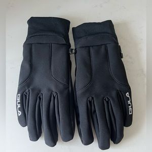 Bula stretch gloves.